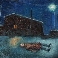 Лежащая на снегу