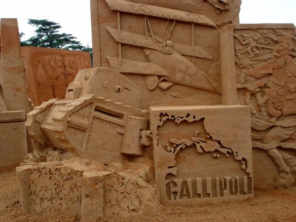 sculpture_sand_18.jpg