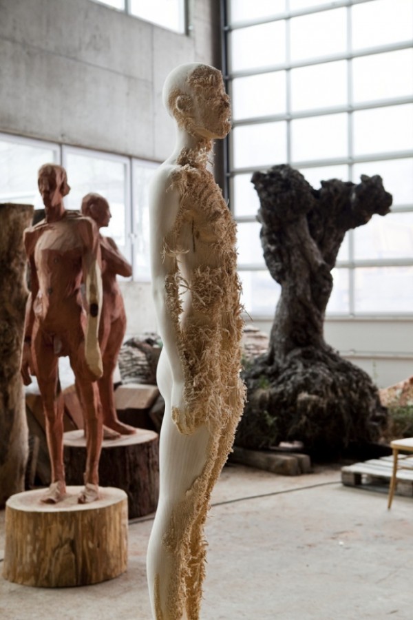 the-tainted-sculptures-aron-demetz-12.jp